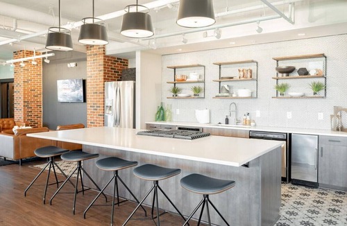 Downtown Charleston Apartment | Landing at Meeting Street Lofts - Studio in East Central