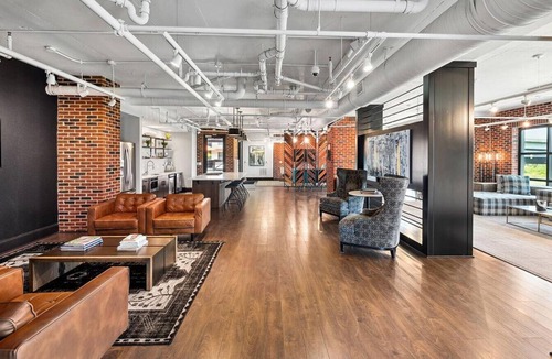 Downtown Charleston Apartment | Landing at Meeting Street Lofts - Studio in East Central