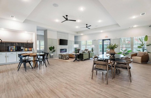 Beaufort Apartment | Landing | Beautiful 1BD, Gym