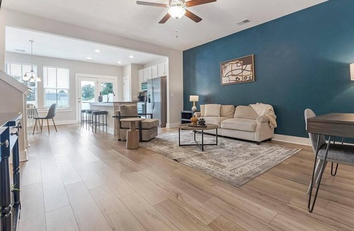 Summerville Apartment | Landing | Beautiful 3BD, Gym, Yoga Studio