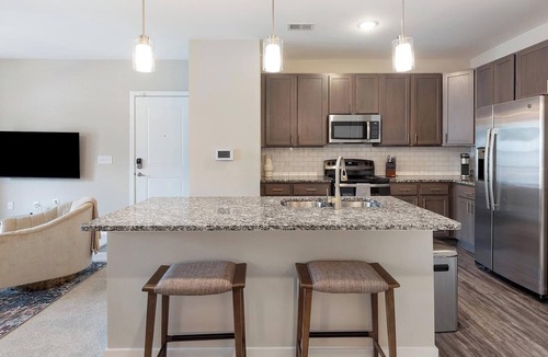 Huntersville Apartment | Landing | Beautiful 1BD, Clubhouse, Gym