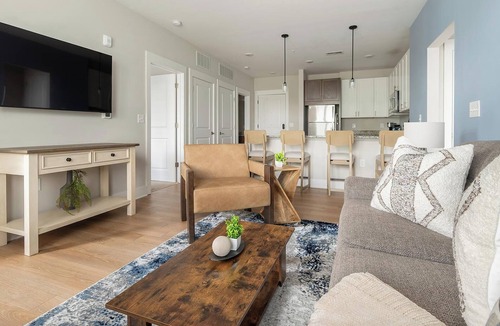 Hickory Apartment | Landing | Chic 2BD, Clubhouse, Gym