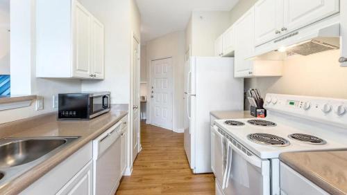Mount Pleasant Apartment | Landing Modern Apartment with Amazing Amenities (ID8999X86)
