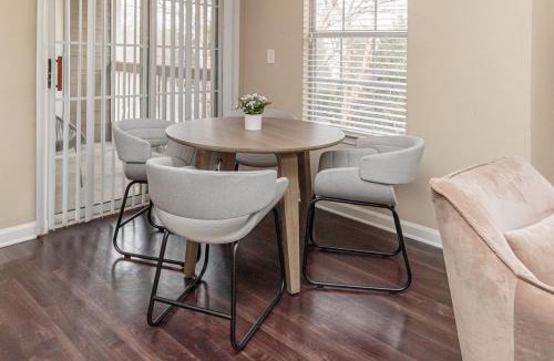 Greenville Apartment | Landing Modern Apartment with Amazing Amenities (ID1793X95)