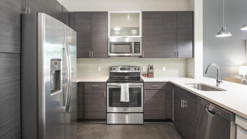 NoDa Apartment | Landing Modern Apartment with Amazing Amenities (ID9376X34)