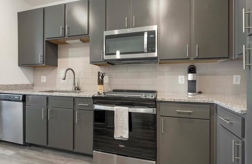 Summerville Apartment | Landing | Stylish 1BD, Yoga Studio, Gym