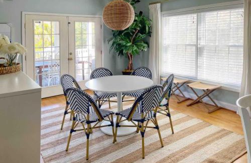 Savannah House | Large Home and 2 Airstream Glampers & Spa Midway to Tybee Beach & Downtown Savannah with Fast WiFi and More!