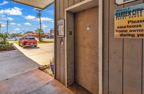 Garden City Condo | "Life's a Beach" 1 block from beach, pier and inlet boardwalk.