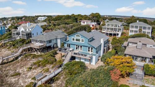 Folly Beach House | Lighthouse by AvantStay