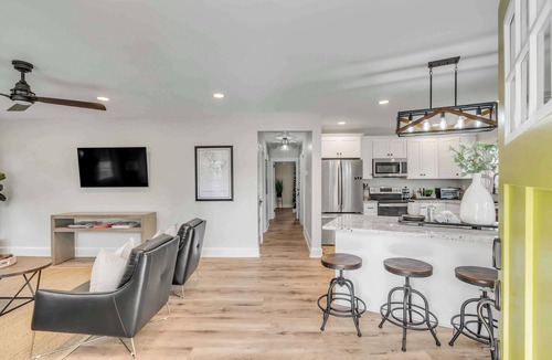 North Charleston House | Lilly Pad at Park Circle