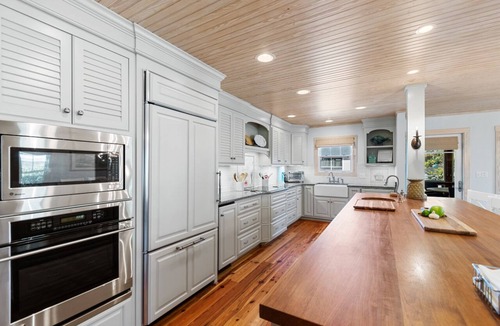 North Litchfield Beach House | Litchfield Home w/Elevator & Screened Porches Near Beach