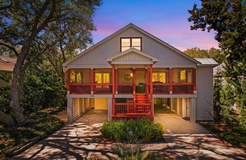 North Litchfield Beach House | Litchfield Home w/Elevator & Screened Porches Near Beach