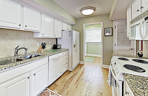 Litchfield by the Sea Condo | Litchfield by the Sea Condo with Pool, Tennis & Fishing - Walk to Beach!