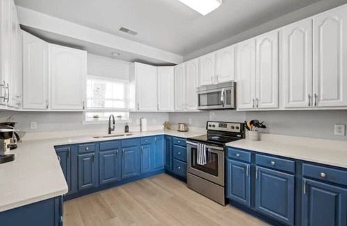 North Charleston House | Live on the Water! Lake Palmetto Palm w/Patio - 10Min to Downtown & Beaches