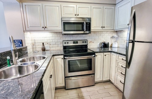 Arcadian Shores Cabin | Lovely and serene 2 bedroom, 2 bath lodge, 110 Arrowhead Court