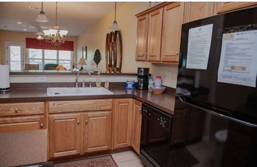 Santee Condo | Lovely Condo w/pool, balcony, and lakeside view!