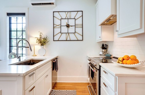 Old Village House | Lovely Mt Pleasant Townhouse w/Central Location!