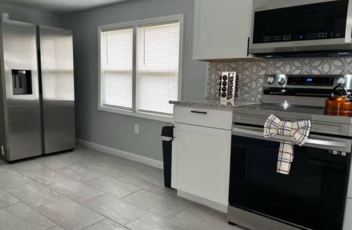 Charleston County House | Lowcountry Getaway 3-bedroom 2 bath