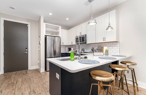 Winston - Salem Apartment | Luxe Apartment in the Heart of Downtown Winston-King & Full Sized Bed