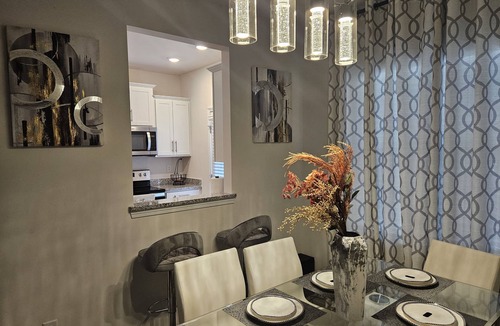 Paw Creek House | Luxury 3-bedroom townhome located in brilliant Charlotte with Amenities