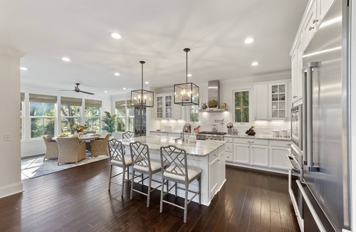 Vanderhorst Plantation House | Luxury 4 Bed with NEW POOL! Hot Tub! Right beside Allee of Oaks!