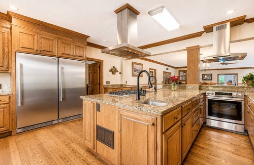 Cascade House | Luxury Estate on 10 acres with Pond and Ballroom!