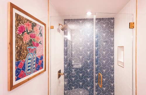 Downtown Charleston Hotel | Luxury Historic Downtown Apt w/Parking | 360 King