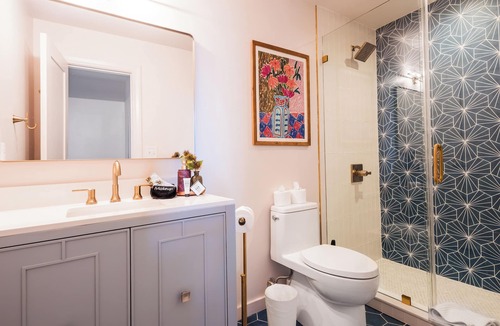 Downtown Charleston Hotel | Luxury Historic Downtown Apt w/Parking | 360 King