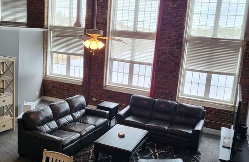 Cordova Condo | Luxury Lakefront Dream- The Perfect Getaway