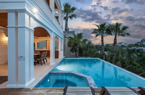 Isle of Palms House | Luxury Ocean Blvd. POOL/HOT TUB, PUTTING GREEN, ROOF TOP
