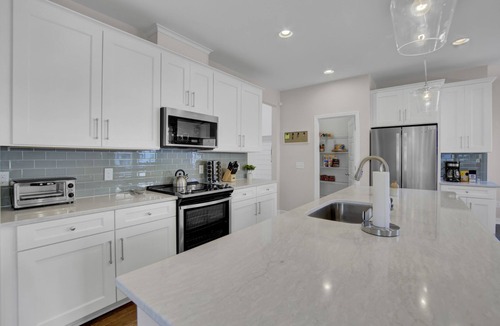 Johns Island House | Luxury Townhome with 2 King Suites - 20 minutes from Beach & Downtown