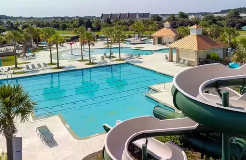 Port Wentworth House | Madisyn’s Manor - Luxe Comfort + Style Pet Friendly & Amazing Pools