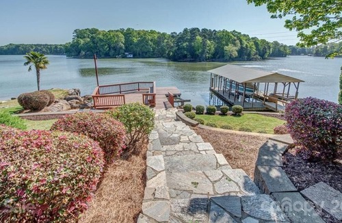 Steele Creek House | Majestic Lake Views + Movie Theater + Private Beach + Dock ⛵