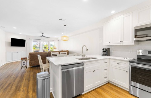 Isle of Palms Villa | Mariner's Walk 5F - Ocean View Condo! Pool!