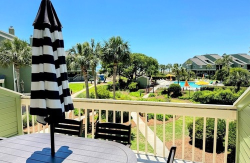 Isle of Palms Villa | Mariner's Walk 5F - Ocean View Condo! Pool!