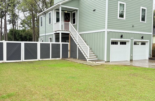 West Ashley House | Marsh-View Retreat w/Hot Tub I Golf Cart Friendly I 15 Min to Dwntown Charleston