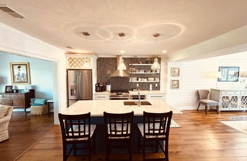 Charleston House | Marshview townhome in Charleston for 30-day stays 3BR/2.5BA.