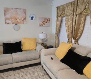 Georgetown House | Marvelous 3-bedroom 2-bathroom house with Central Air charming Georgetown