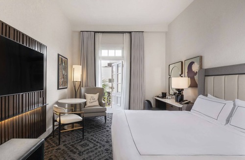 Charleston Historic District Hotel | Mills House Charleston, Curio Collection by Hilton