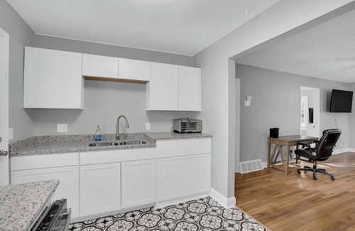 Columbia House | Minutes To Downtown, Ft. Jackson