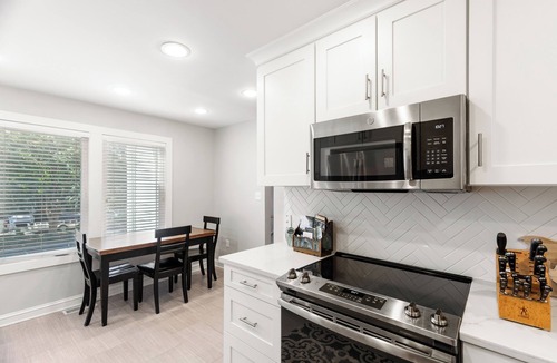 Harleston Village House | Modern and Spacious home with a fantastic, central, downtown location