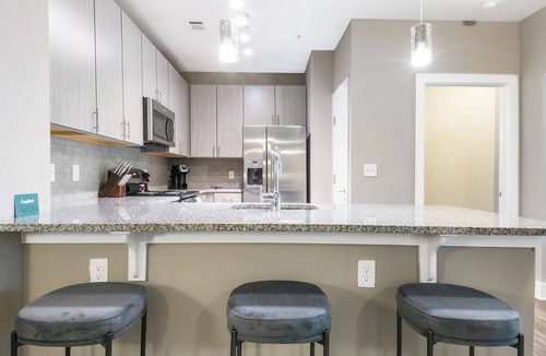 West Ashley Apartment | Modern Apartment in Prime Location (ID7332X93)