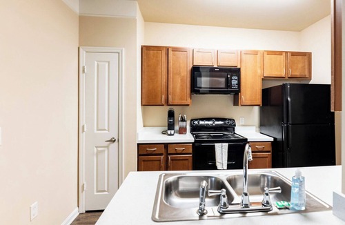 Goose Creek Apartment | Modern Apartment in Prime Location (ID4344X54)