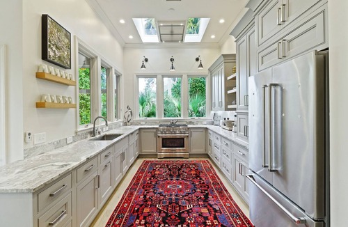 Vanderhorst Plantation House | Modern Beach Home on Kiawah Island! Updated with Beautiful Artwork, Walk to Beach!