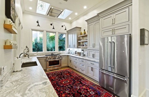 Vanderhorst Plantation House | Modern Beach Home on Kiawah Island! Updated with Beautiful Artwork, Walk to Beach!