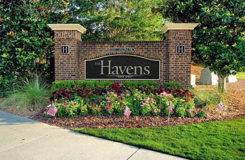North Myrtle Beach Condo | Modern condo across from pool, near beach and on 9th hole of Norman golf course!
