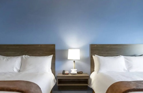 Augusta Hotel | Modern Family-Friendly Unit Near Reed Creek Nature Park & Local Attractions