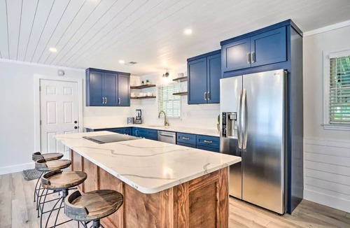 Old Village House | Modern House in Old Village. Walk to Dining & Coffee. Bikes, Ping Pong, Fire Pit