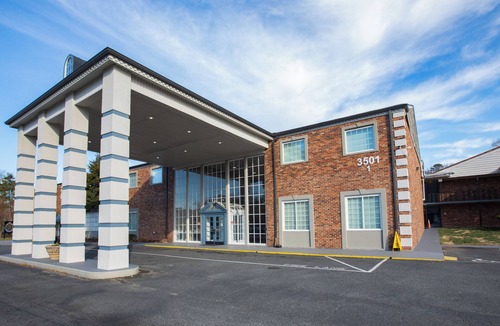 Sheffield Park Apartment | Modern Mins To "Atrium & Novant" Uptown Char Airport