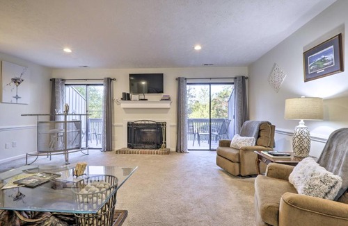 Pinehurst House | Modern Townhome w/Deck & Golf Course Views!